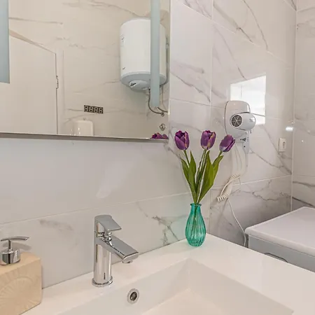 In With Wifi * Unesic