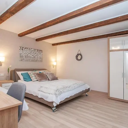 度假居 In With Wifi Unesic