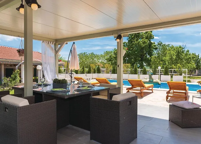 Holiday home In With Wifi Unesic