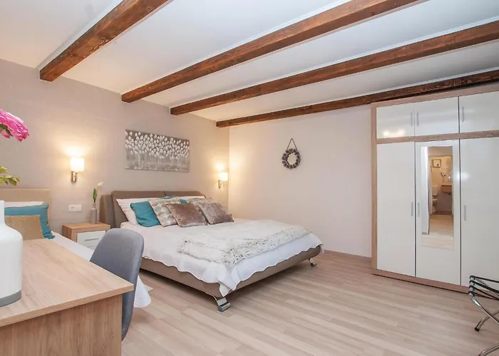 Ferienhaus In With Wifi Unesic